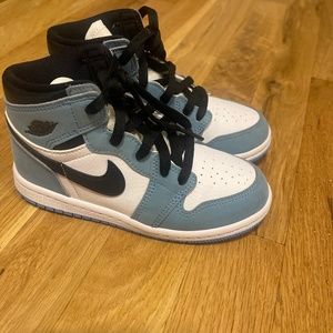 Kids jordan 1’s